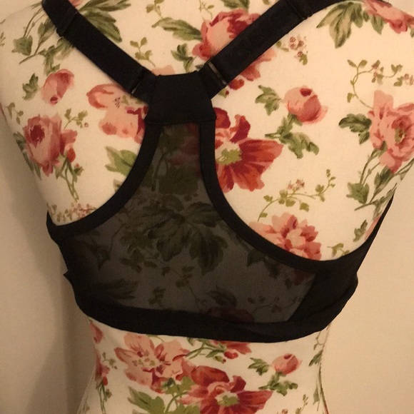 Sports bra new - Picture 2 of 11